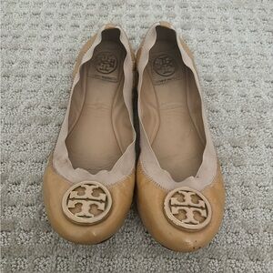 Used size 7 women’s Tory Burch flats